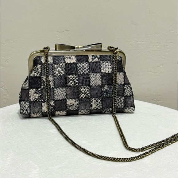 Handmade Embossed Leather Patchwork Bowknot Shaped Kisslock Clutch & 2 Straps - Picture 5 of 16